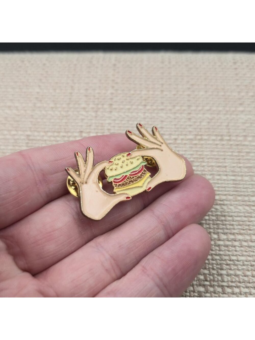 Retro Kitsch Pop Art Burger Enamel Pin - Coucou Suzette A7349 - Picture 2 of 5